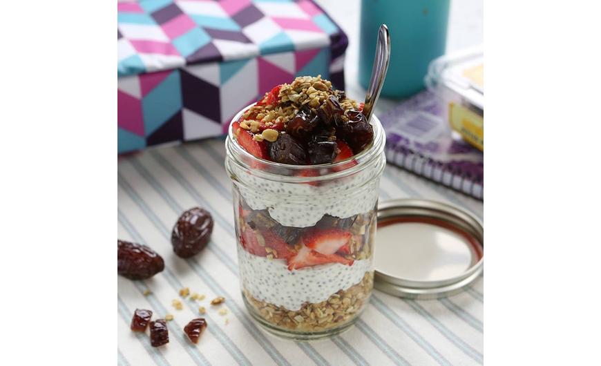 Protein dús medjool datolyás chia puding
